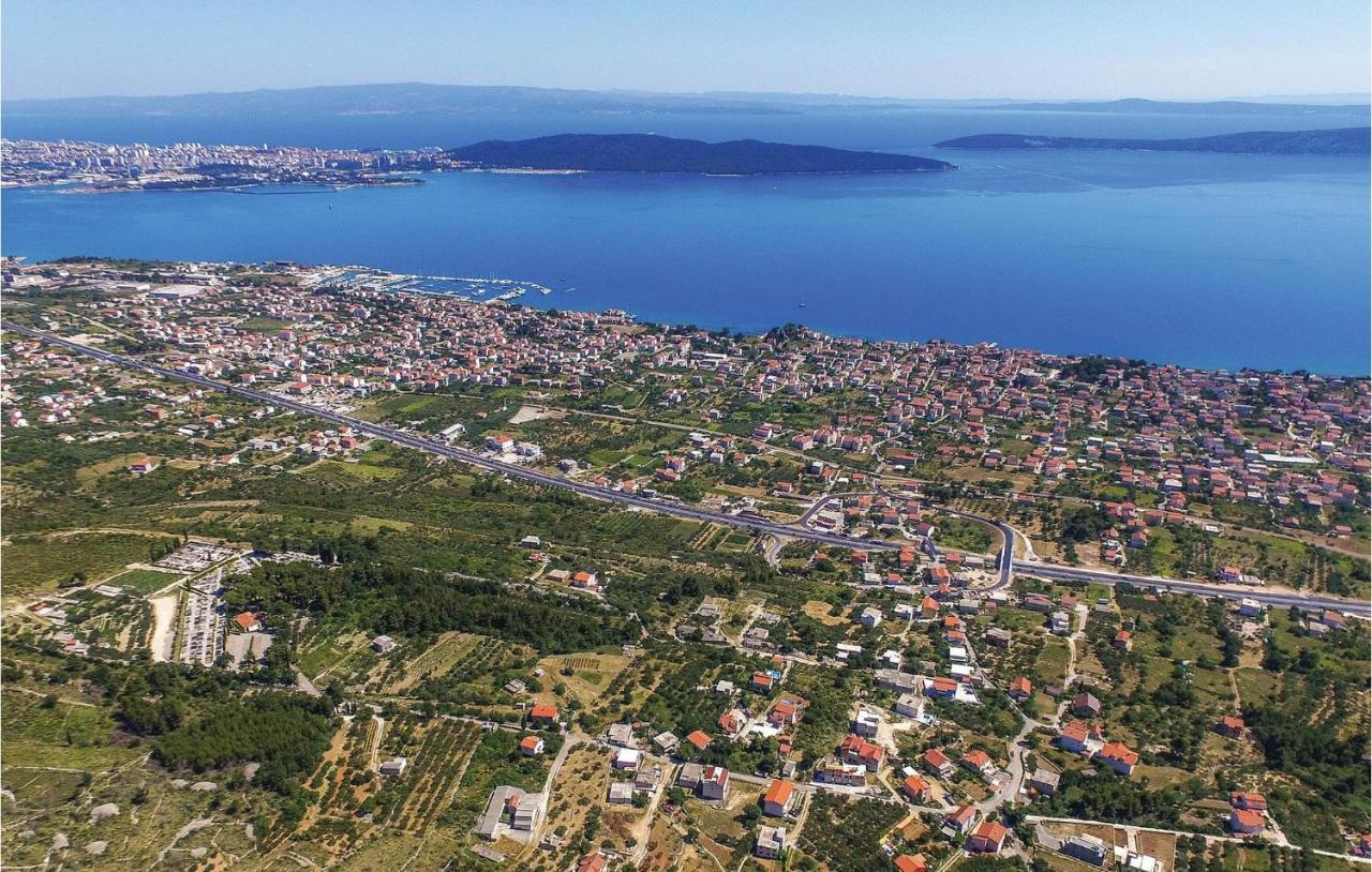1 Bedroom Stunning Apartment In Kastel Gomilica Kaštela Екстериор снимка
