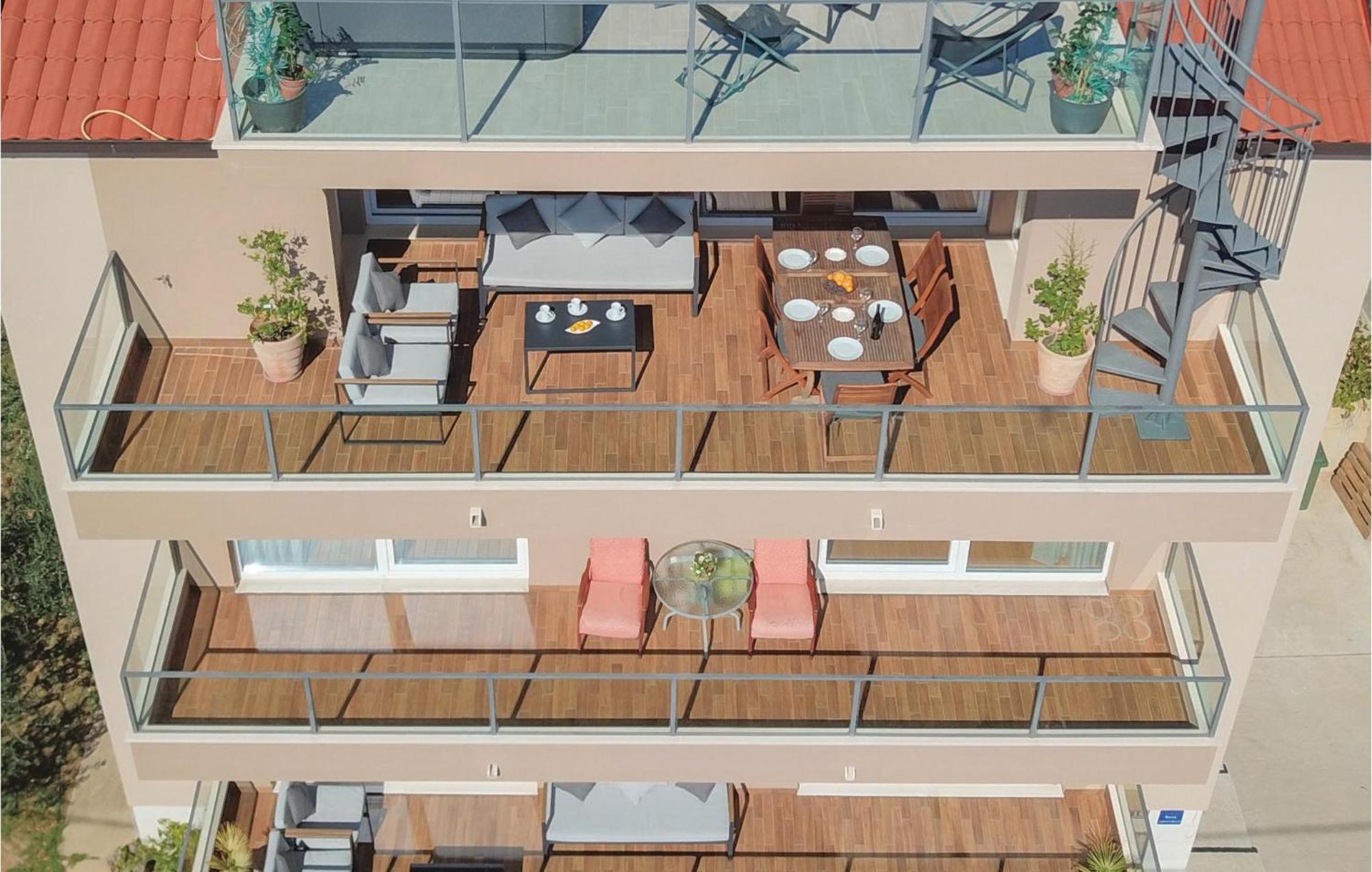 1 Bedroom Stunning Apartment In Kastel Gomilica Kaštela Екстериор снимка
